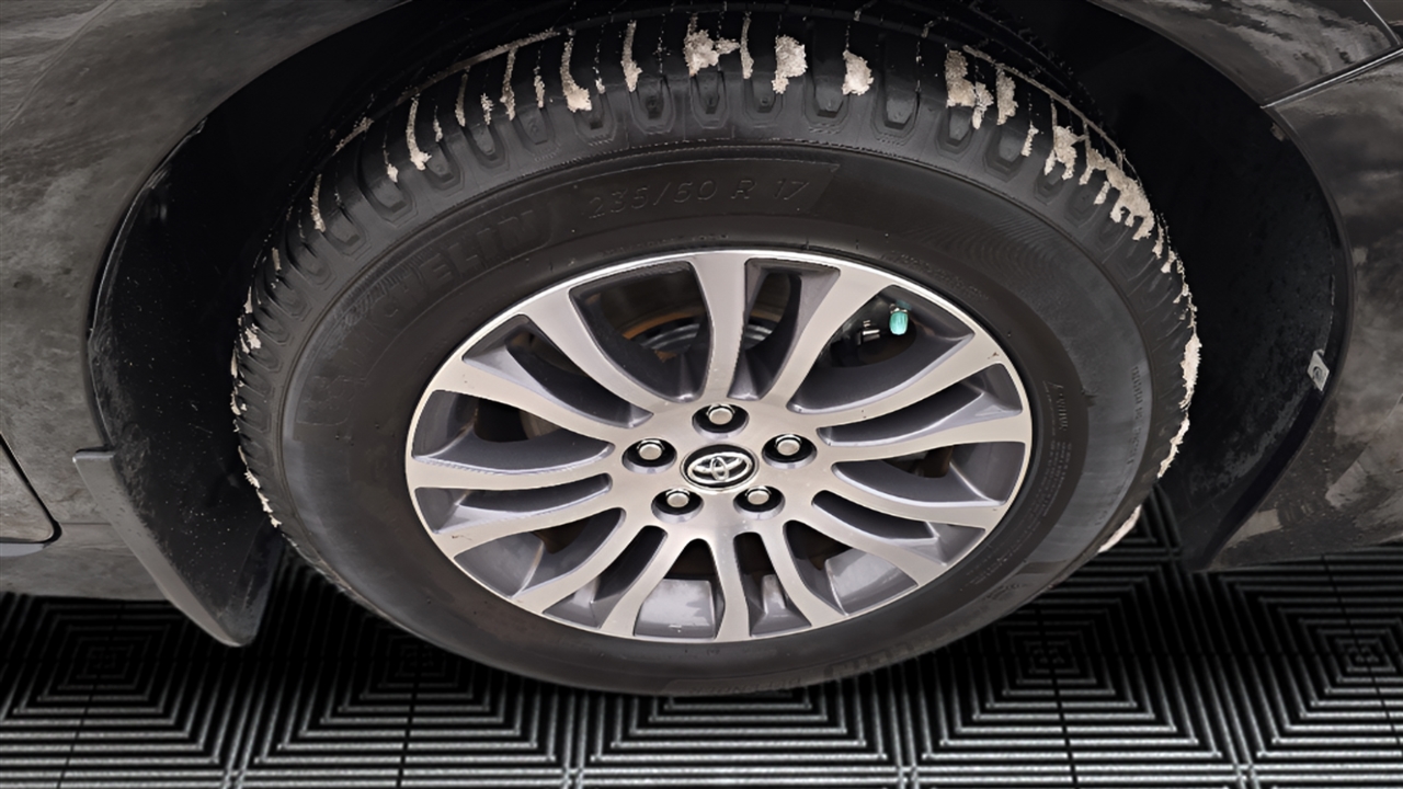 Toyota Sienna Limited Premium 7-Passenger 2019