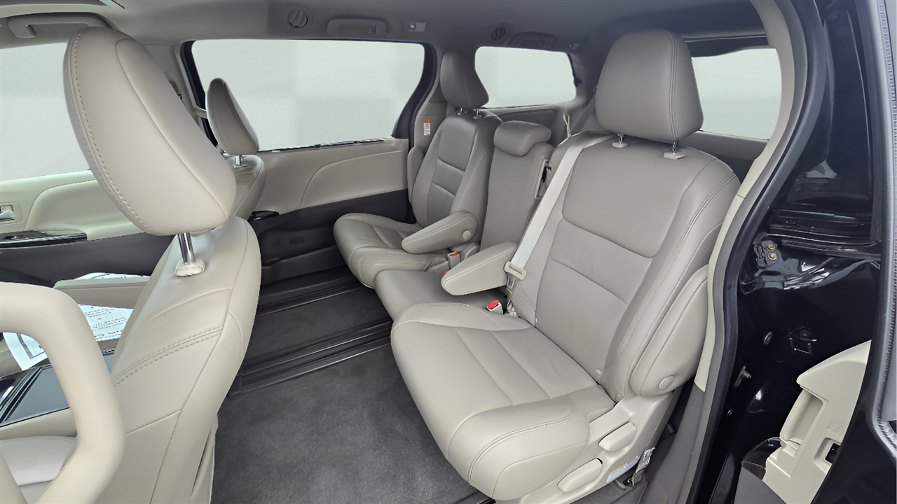 Toyota Sienna Limited Premium 7-Passenger 2019