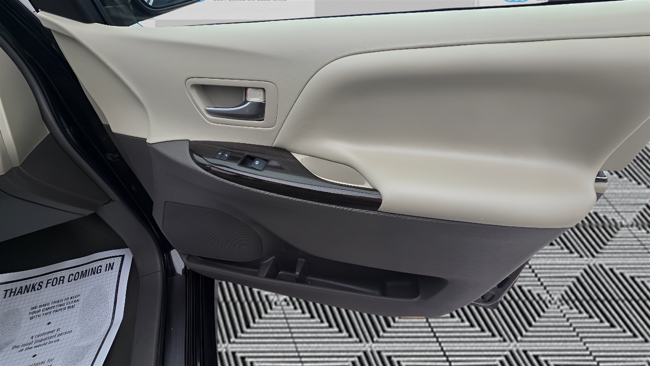 Toyota Sienna Limited Premium 7-Passenger 2019