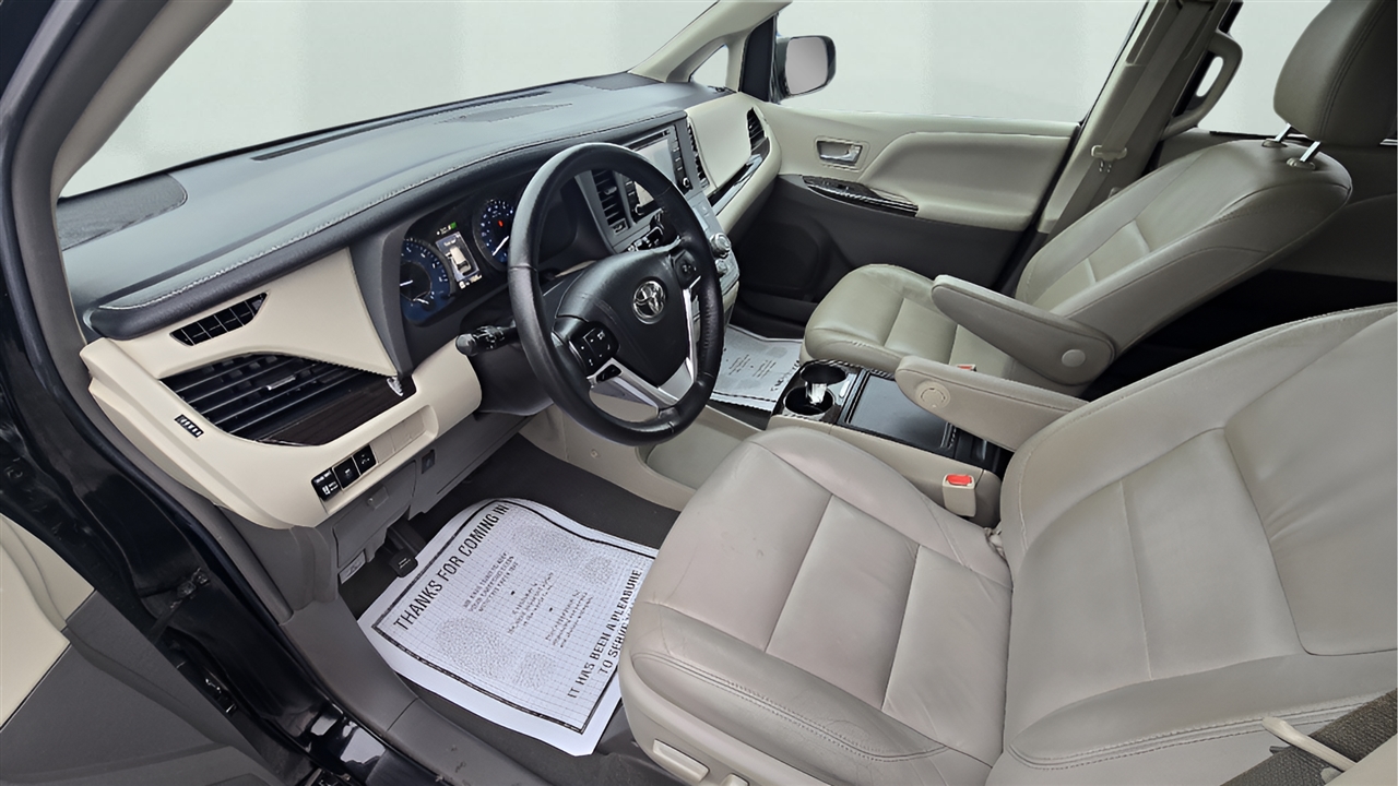 Toyota Sienna Limited Premium 7-Passenger 2019
