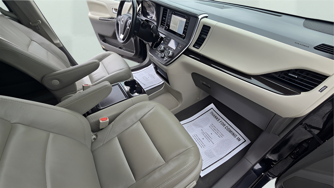 Toyota Sienna Limited Premium 7-Passenger 2019