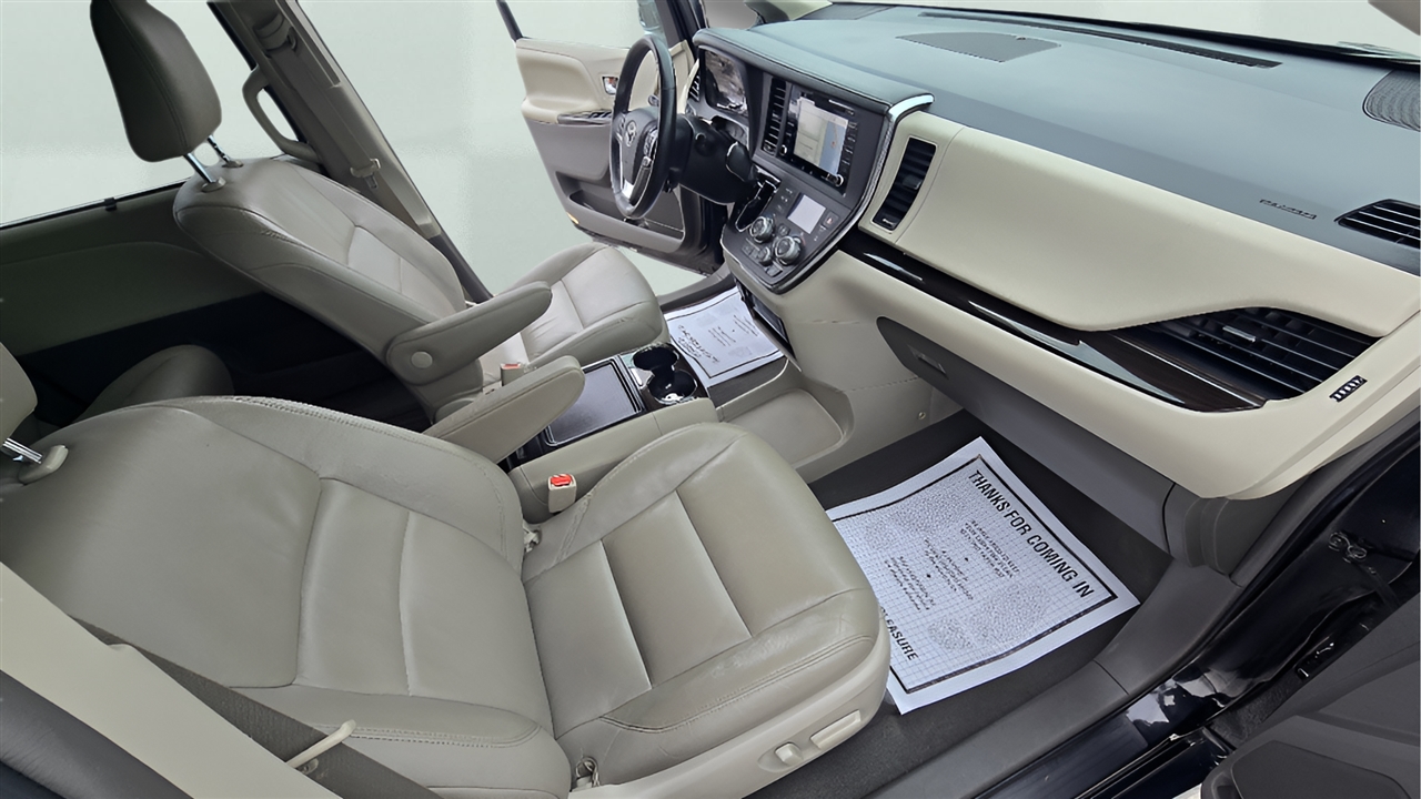 Toyota Sienna Limited Premium 7-Passenger 2019