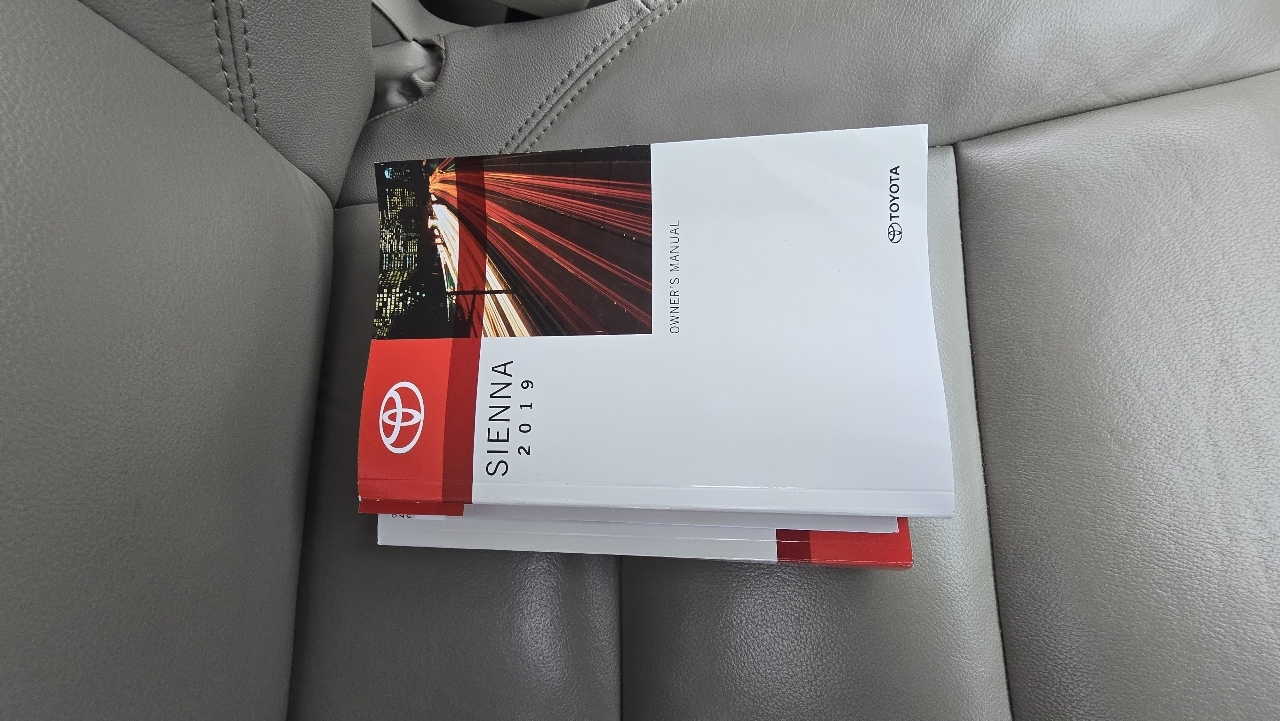 Toyota Sienna Limited Premium 7-Passenger 2019