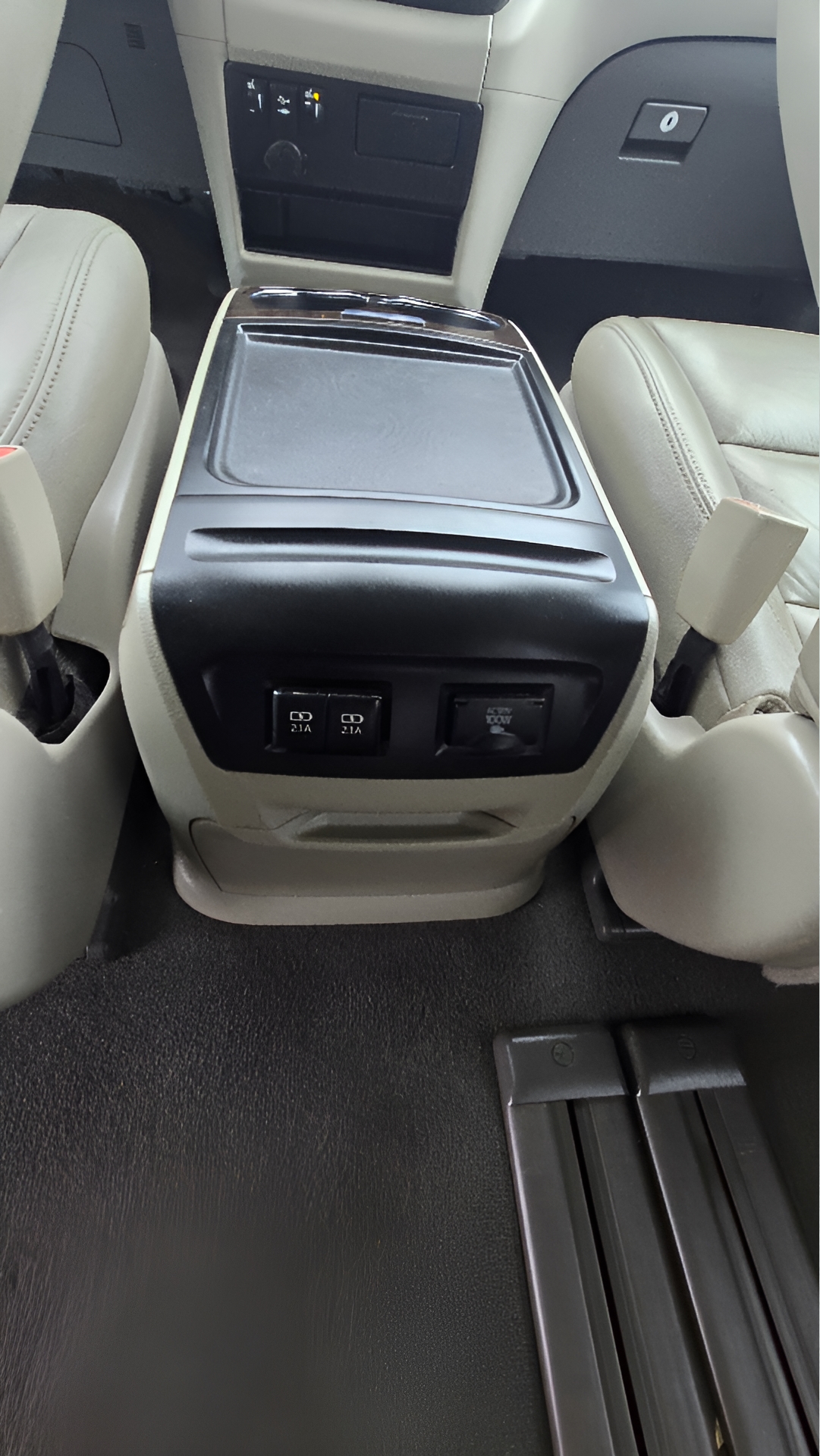 Toyota Sienna Limited Premium 7-Passenger 2019