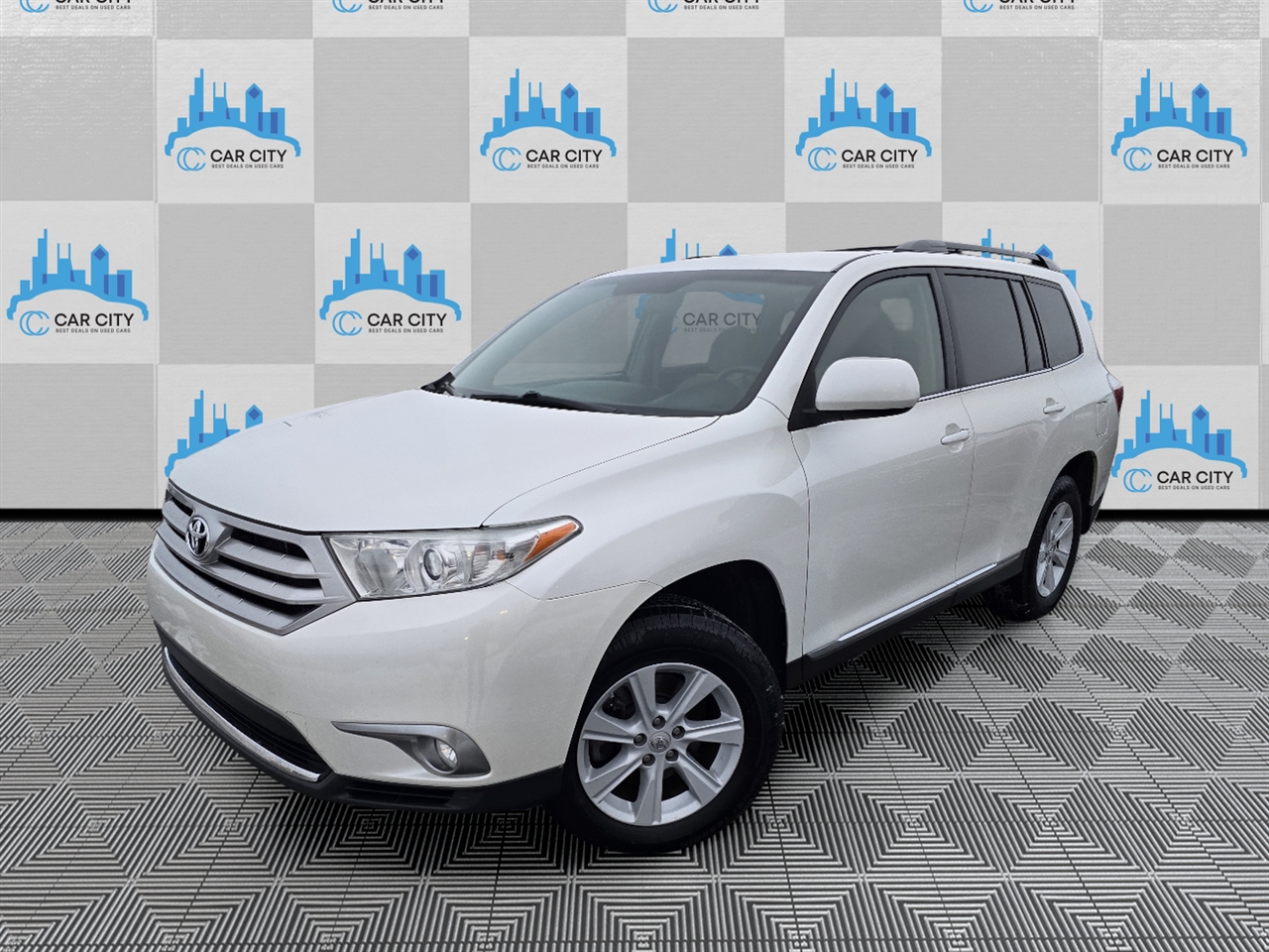 Toyota Highlander Base 4WD 2013