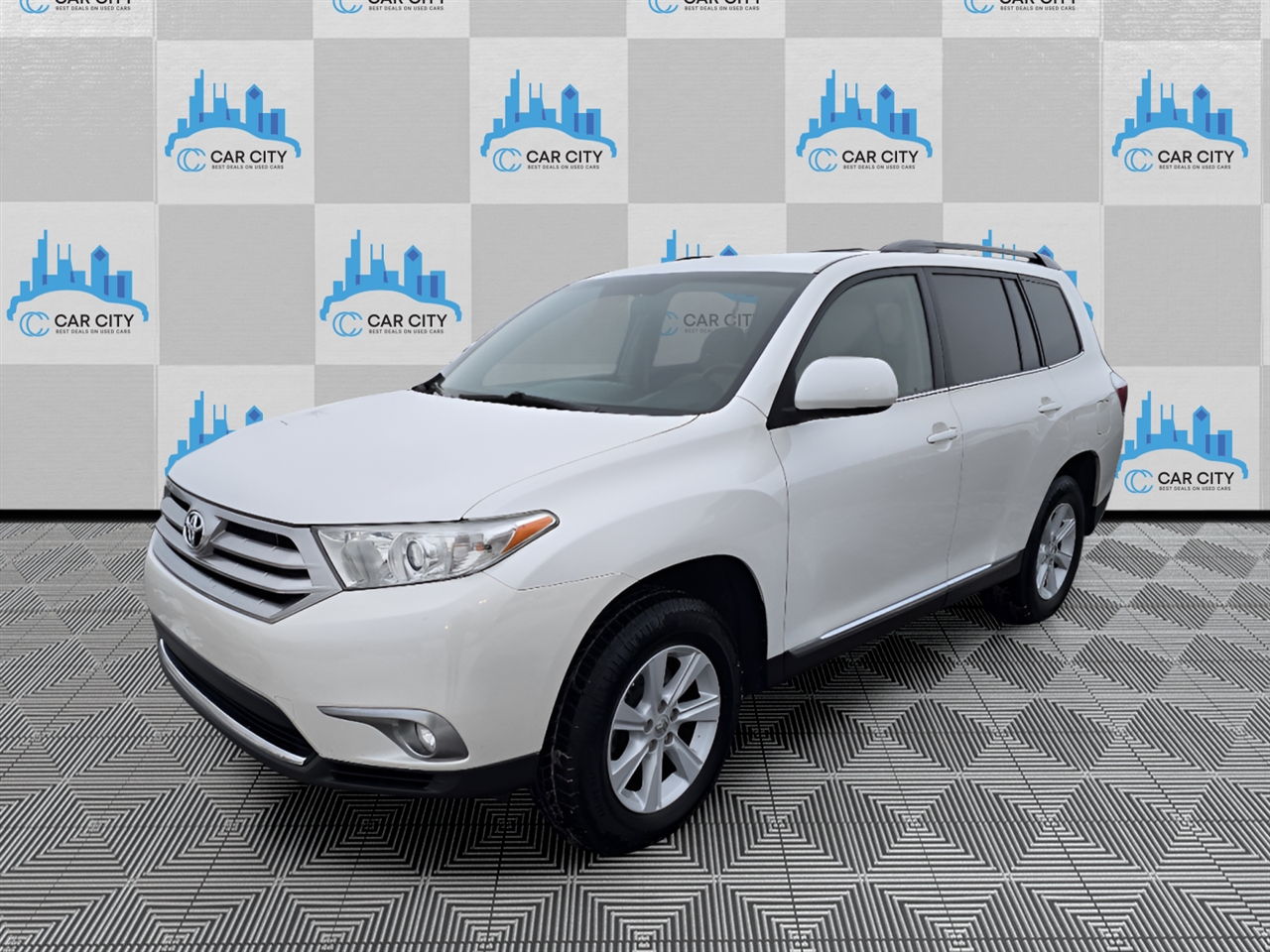 Toyota Highlander Base 4WD 2013