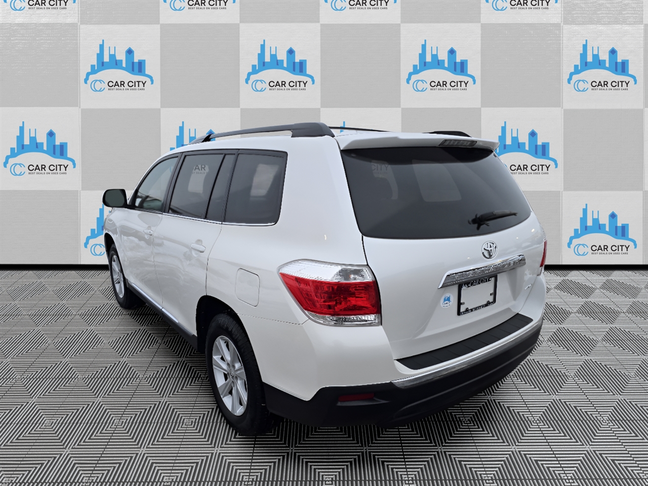 Toyota Highlander Base 4WD 2013