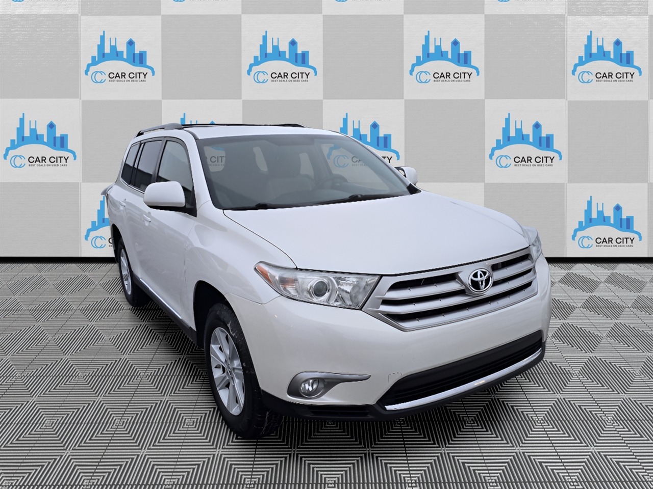 Toyota Highlander Base 4WD 2013
