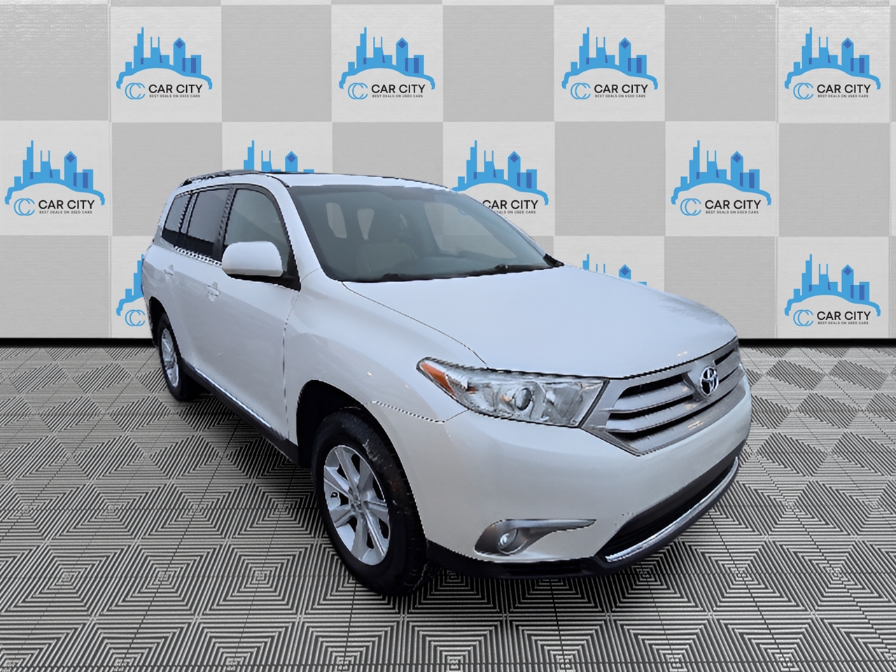 Toyota Highlander Base 4WD 2013