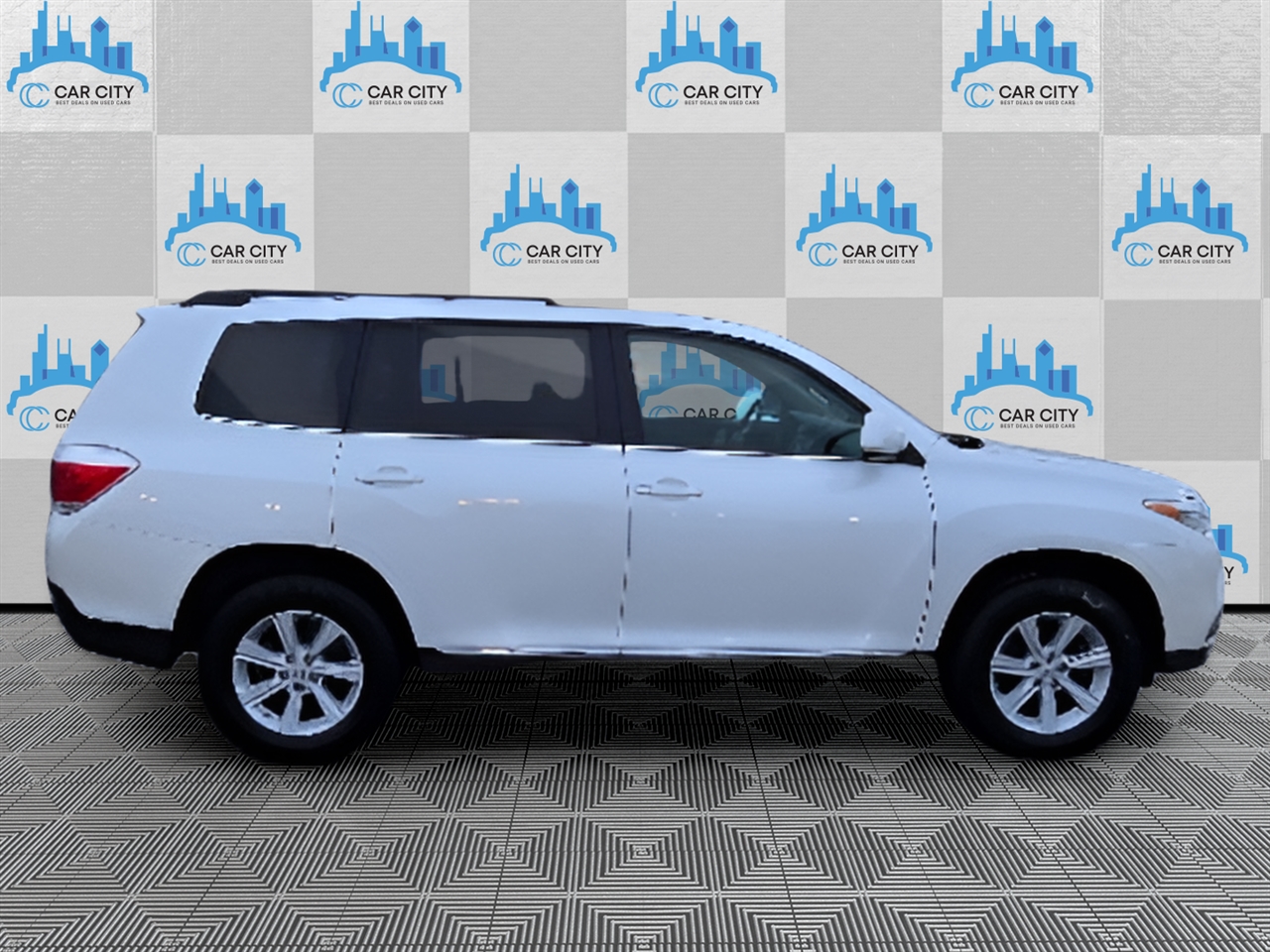Toyota Highlander Base 4WD 2013
