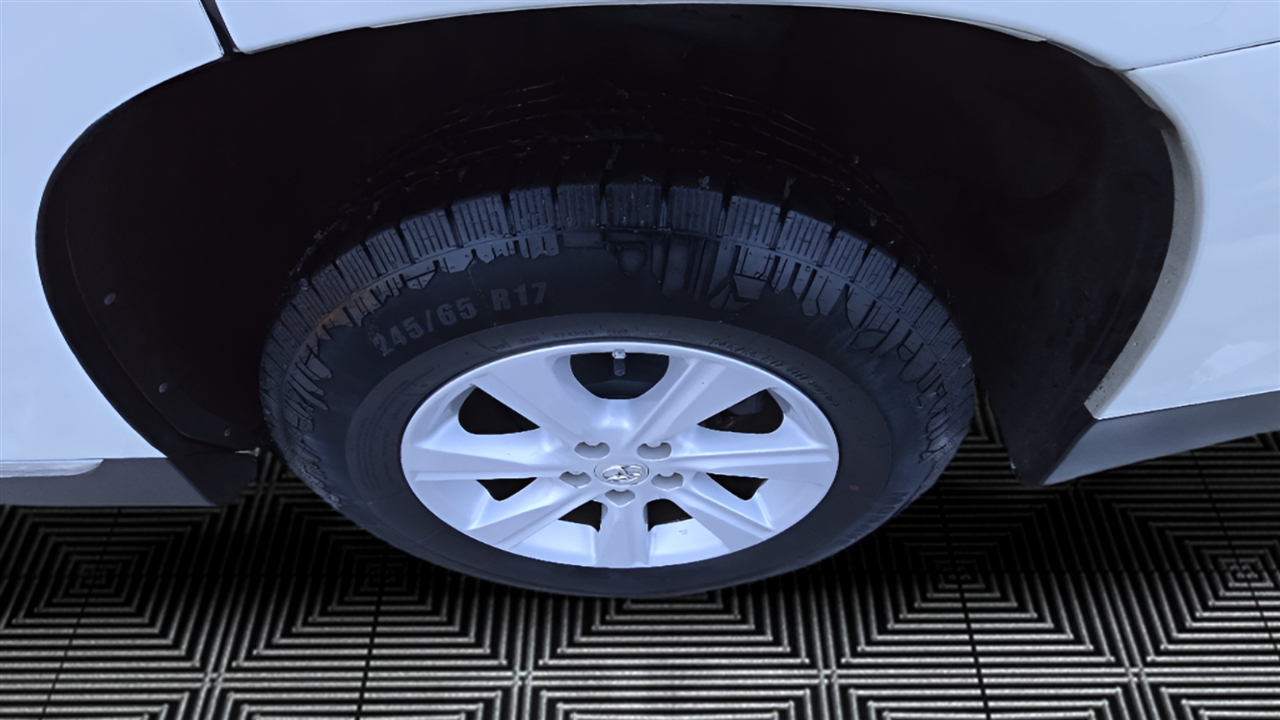 Toyota Highlander Base 4WD 2013