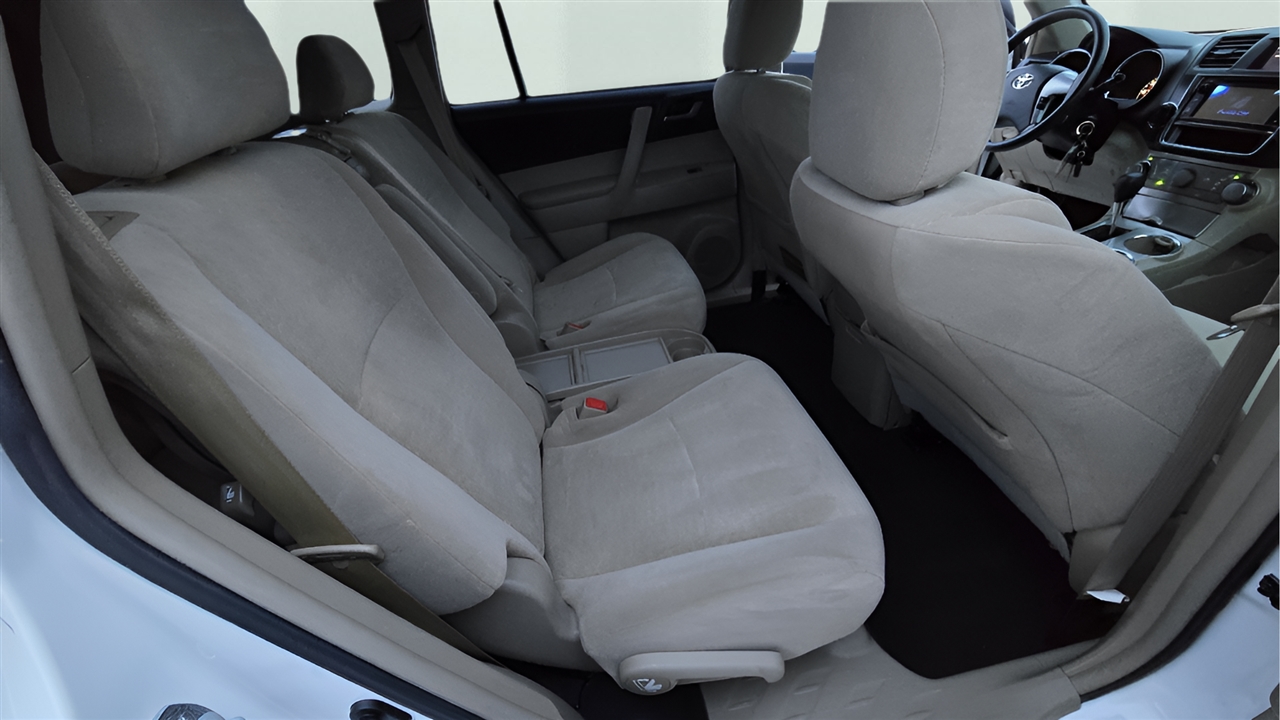 Toyota Highlander Base 4WD 2013