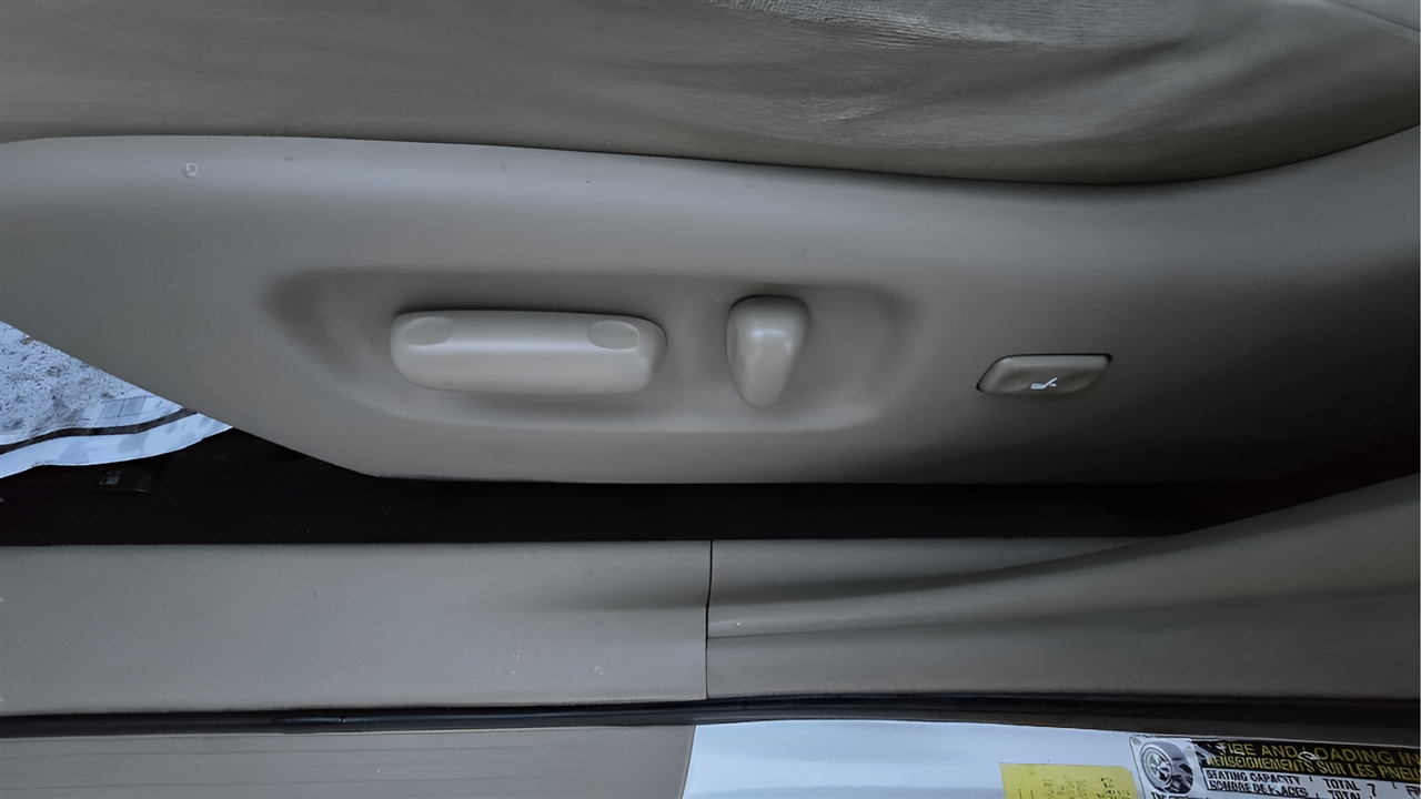 Toyota Highlander Base 4WD 2013