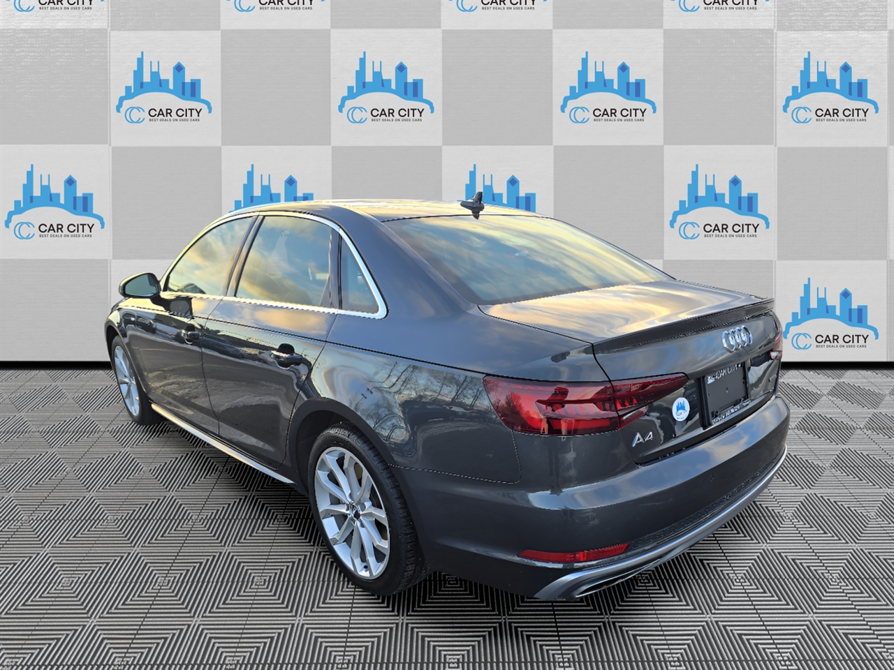 Audi A4 2.0 TFSI Premium Plus quattro 7A 2019