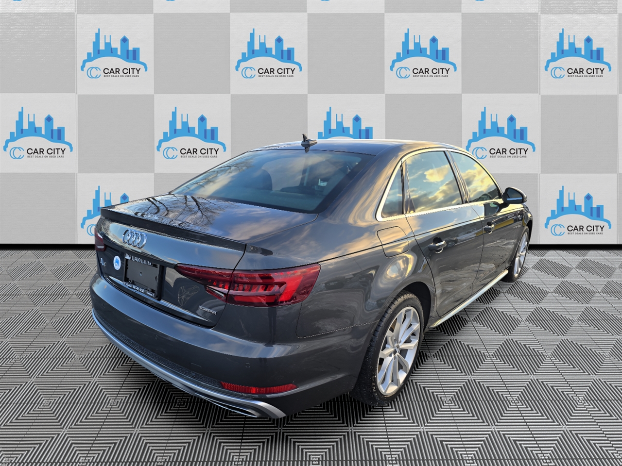 Audi A4 2.0 TFSI Premium Plus quattro 7A 2019