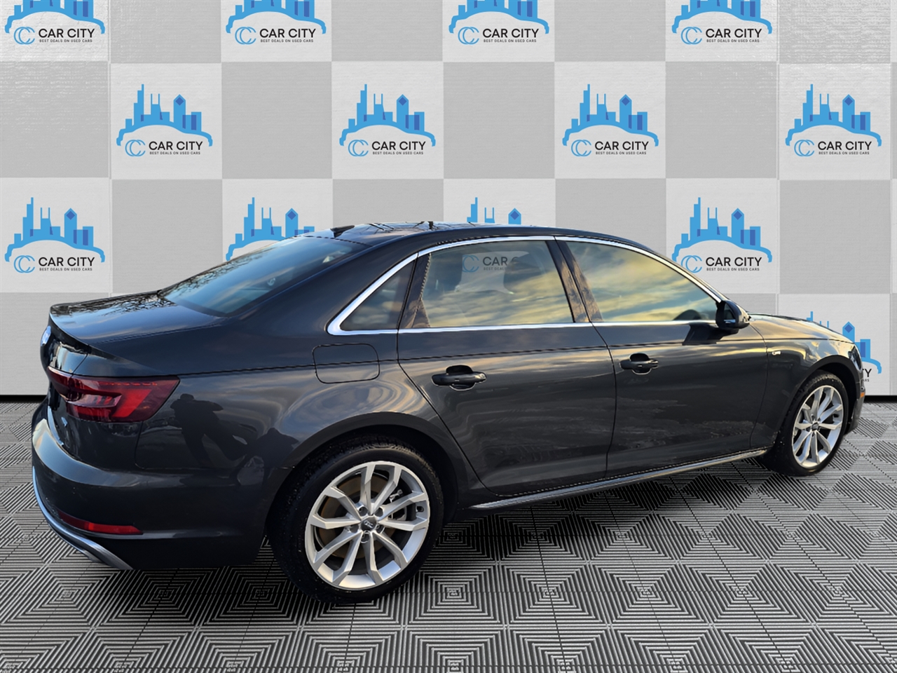 Audi A4 2.0 TFSI Premium Plus quattro 7A 2019