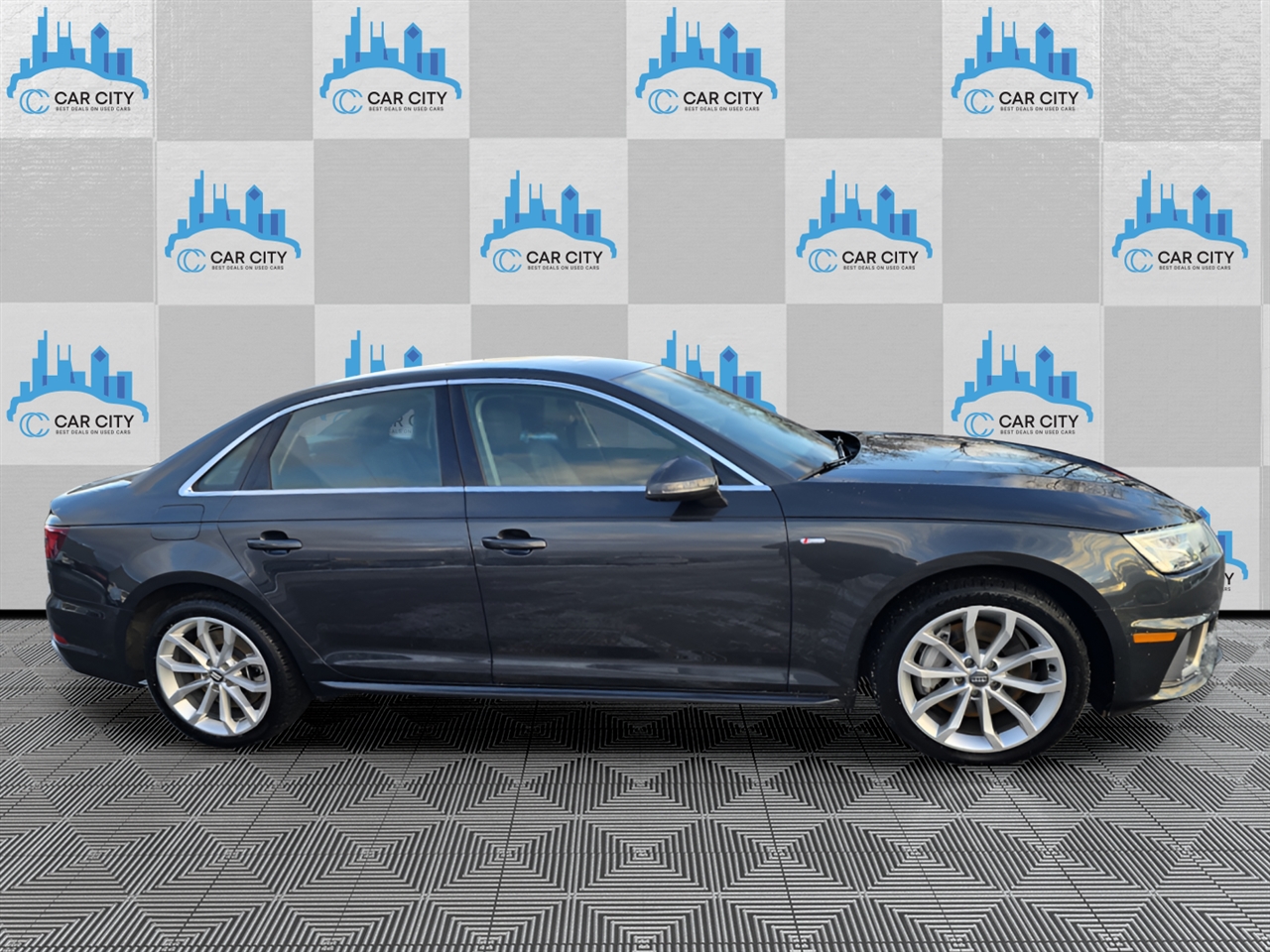 Audi A4 2.0 TFSI Premium Plus quattro 7A 2019