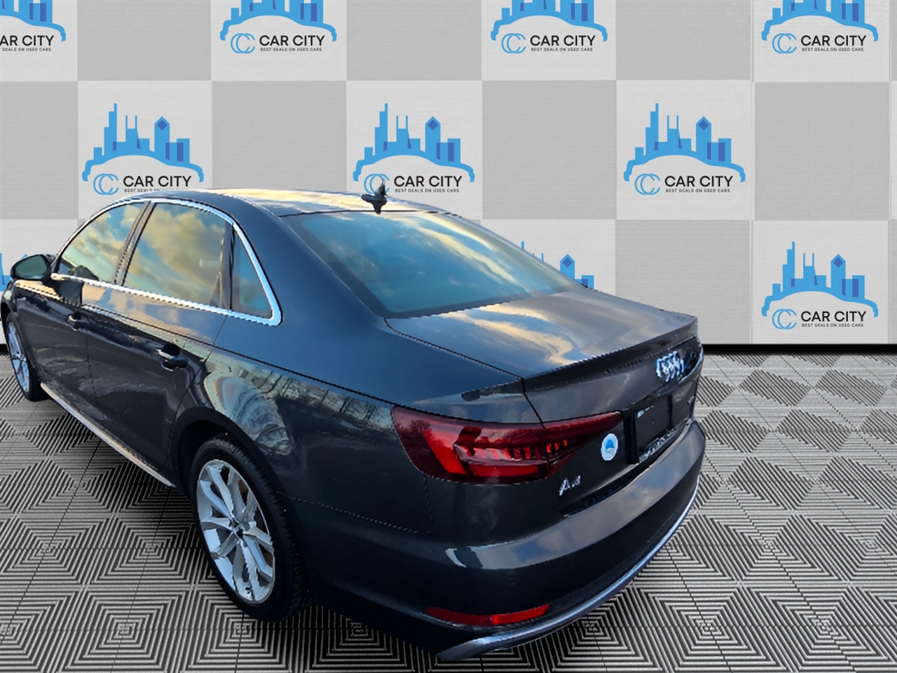 Audi A4 2.0 TFSI Premium Plus quattro 7A 2019