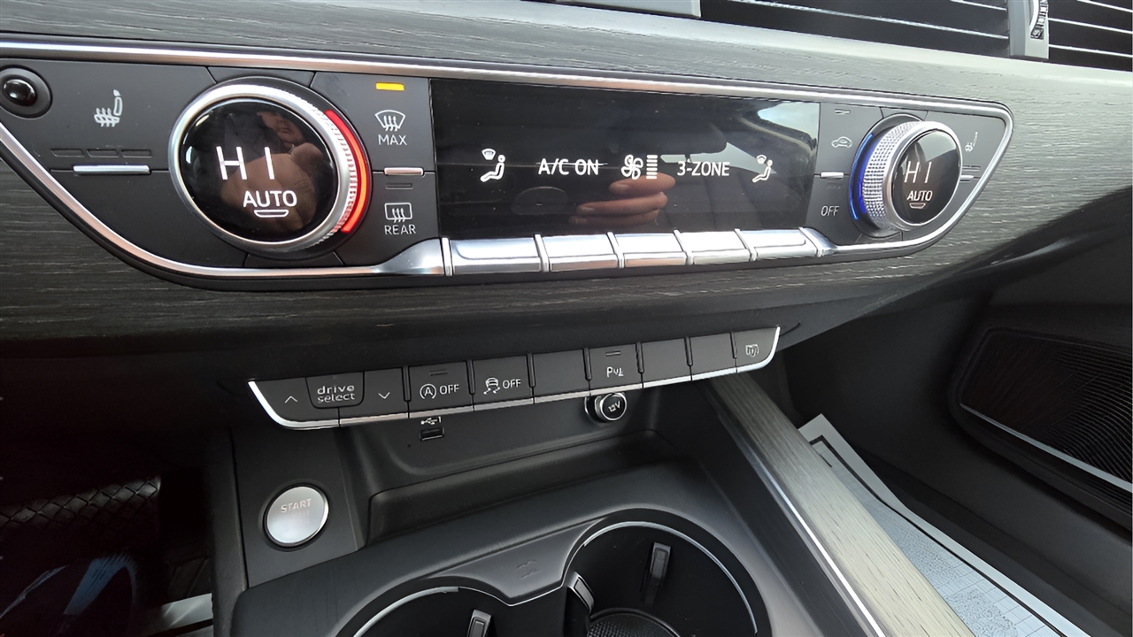 Audi A4 2.0 TFSI Premium Plus quattro 7A 2019