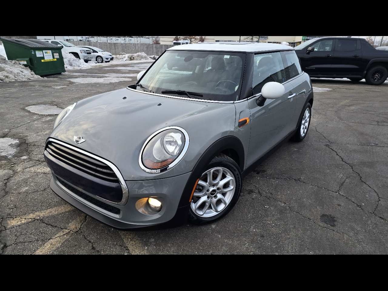 2017 MINI Cooper Base's photo