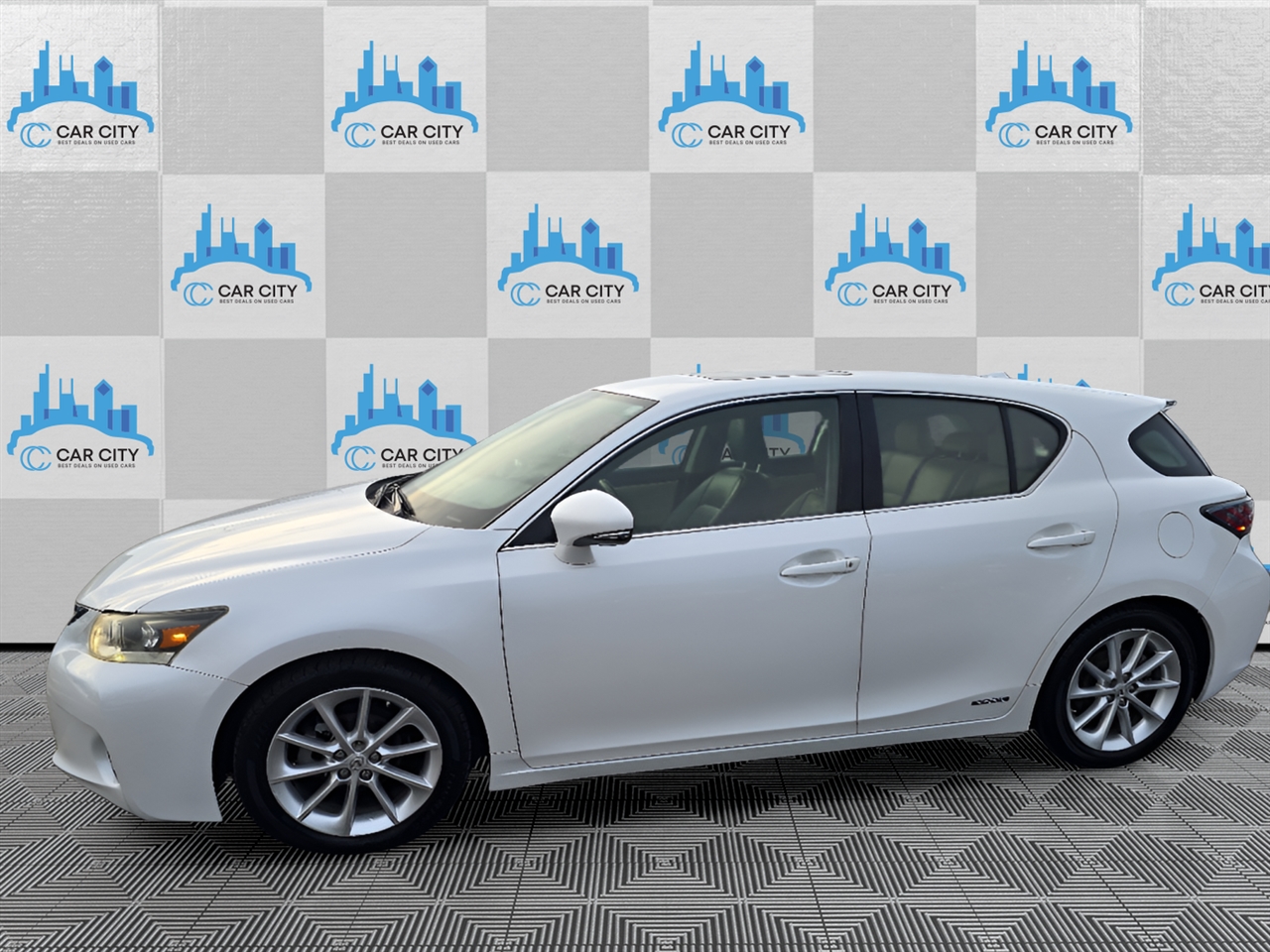 Lexus CT 200h Base 2011