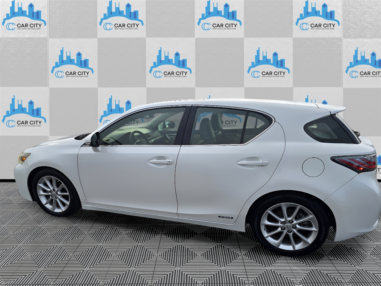 Lexus CT 200h Base 2011