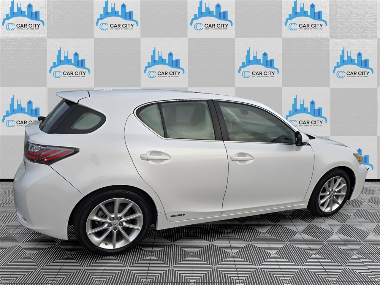Lexus CT 200h Base 2011