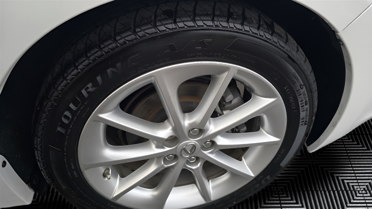 Lexus CT 200h Base 2011