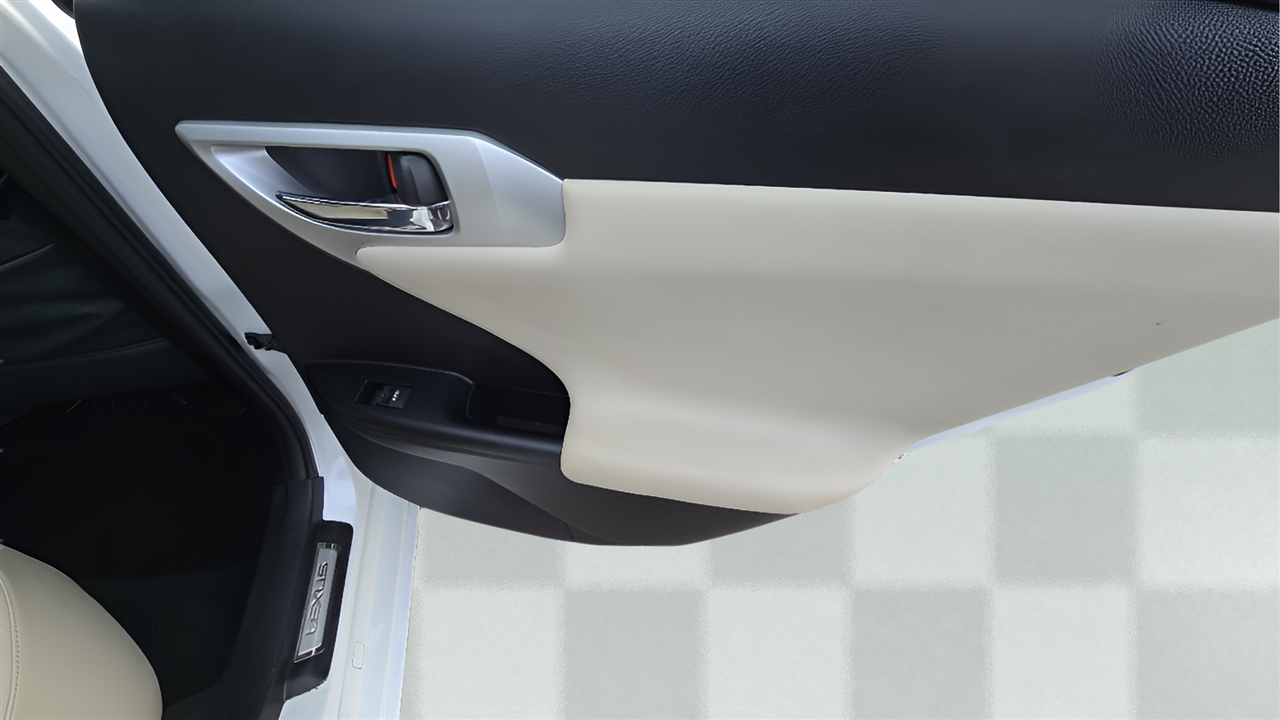 Lexus CT 200h Base 2011