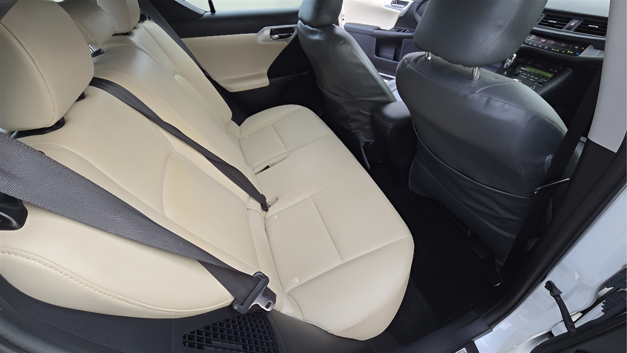 Lexus CT 200h Base 2011