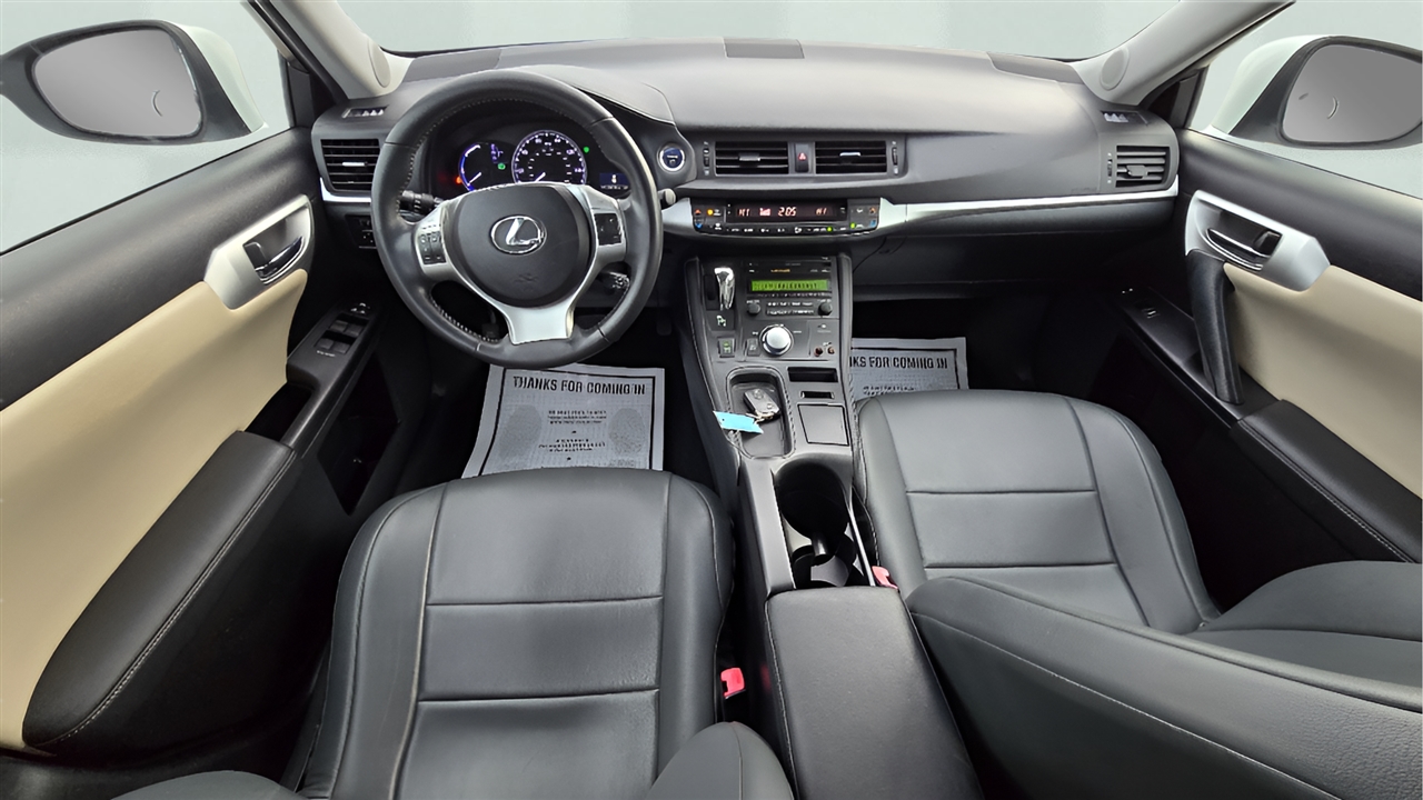 Lexus CT 200h Base 2011