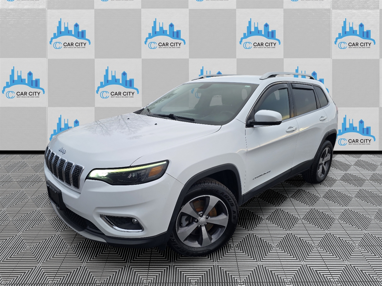 2019 Jeep Cherokee Limited's photo