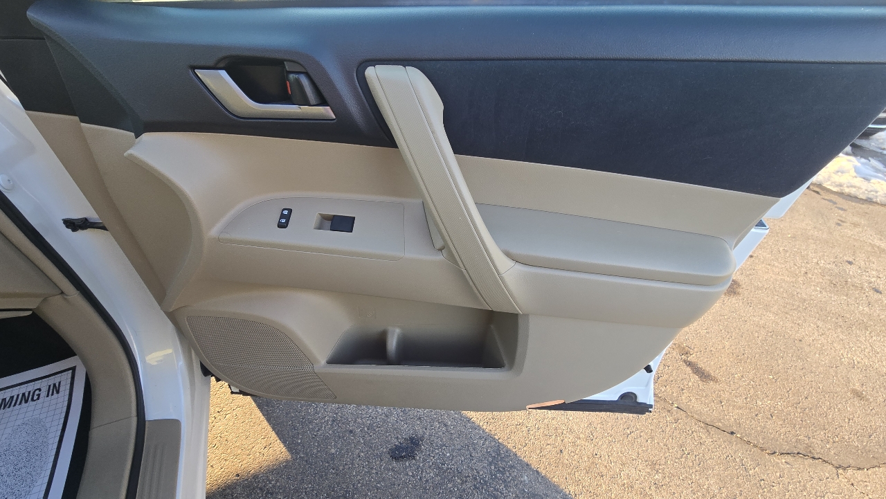 Toyota Highlander 4WD 2013