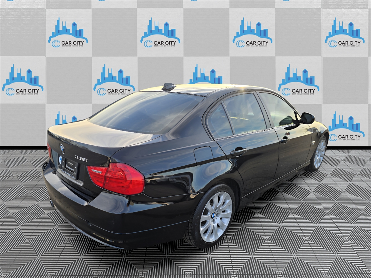 BMW 3-Series 328i xDrive SA 2011