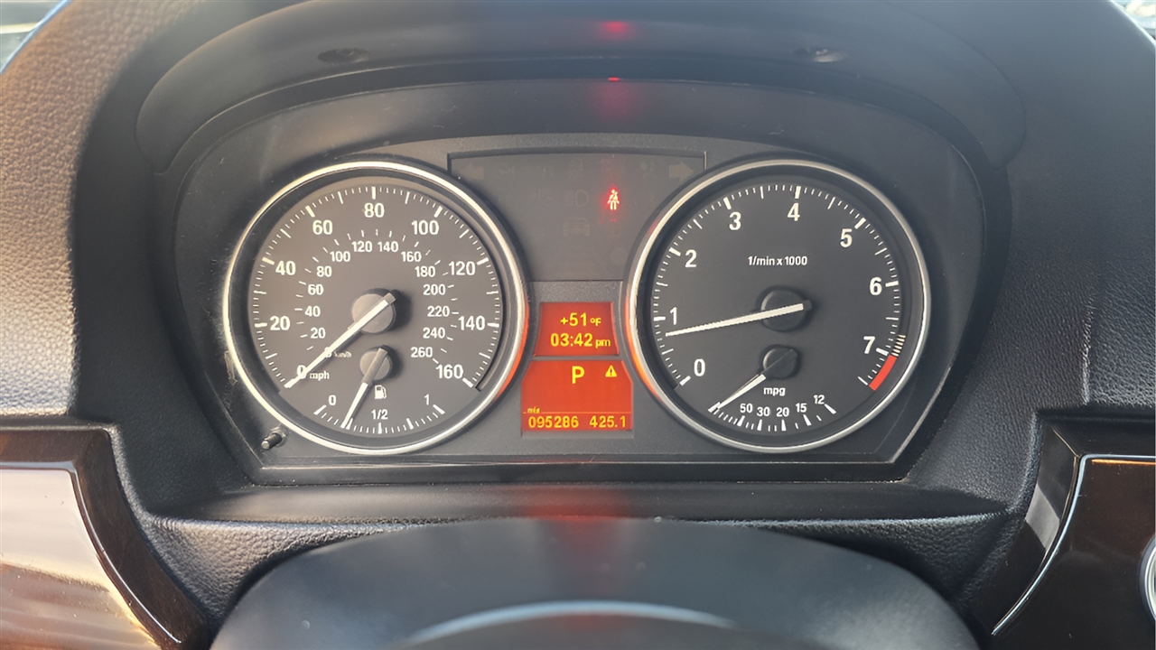 BMW 3-Series 328i xDrive SA 2011