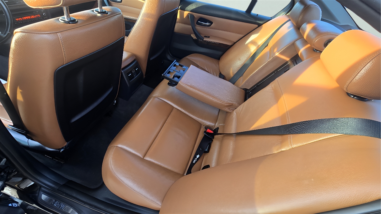 BMW 3-Series 328i xDrive SA 2011