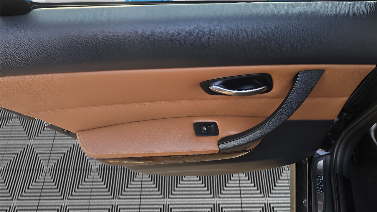 BMW 3-Series 328i xDrive SA 2011