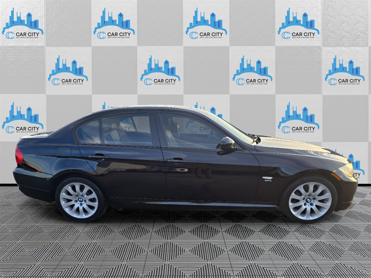 BMW 3-Series 328i xDrive SA 2011