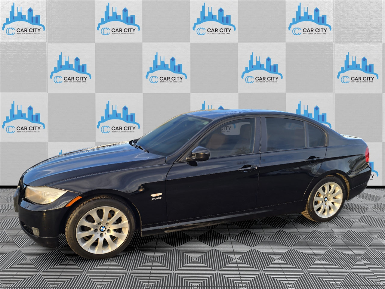 BMW 3-Series 328i xDrive SA 2011