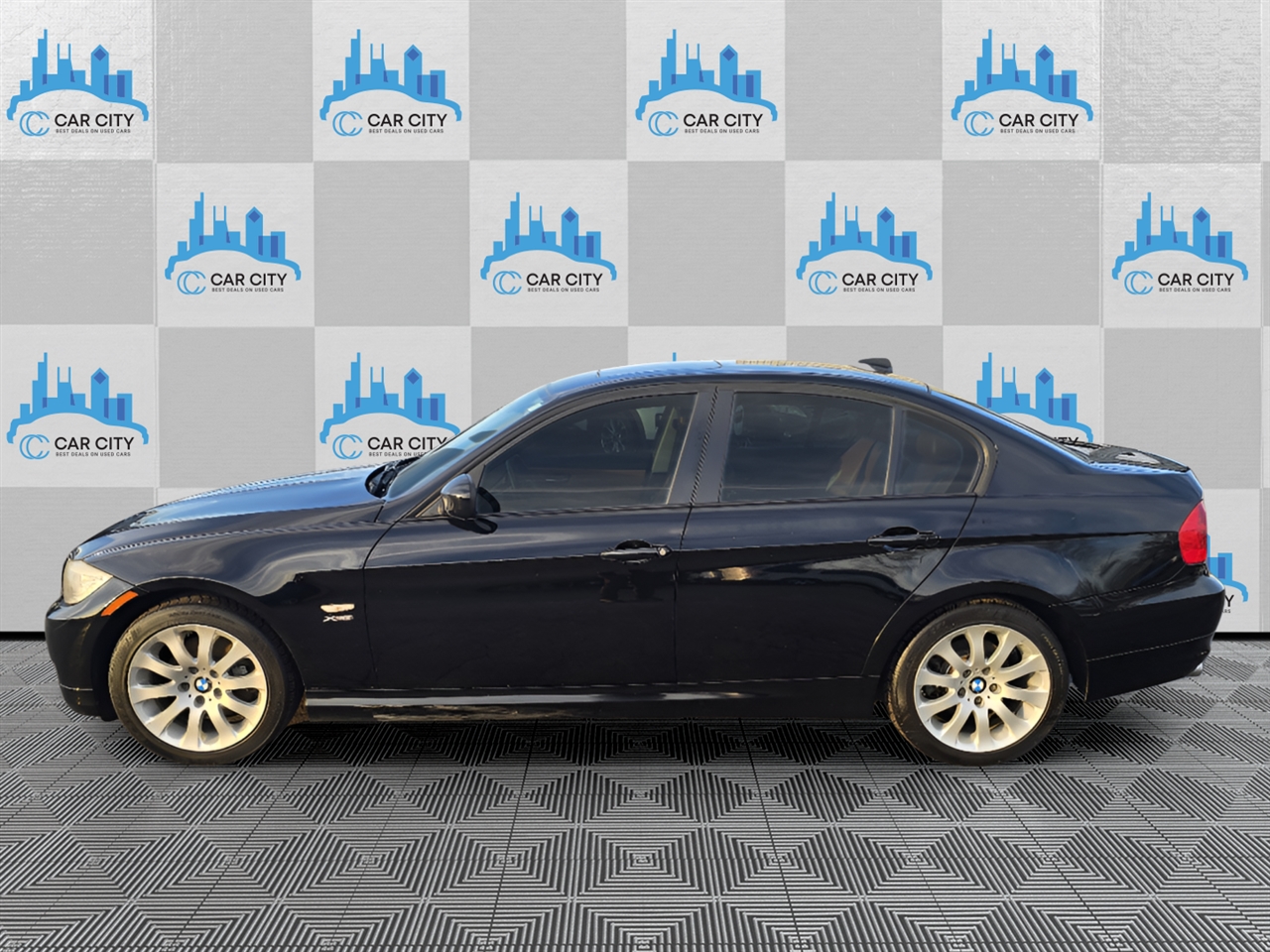 BMW 3-Series 328i xDrive SA 2011