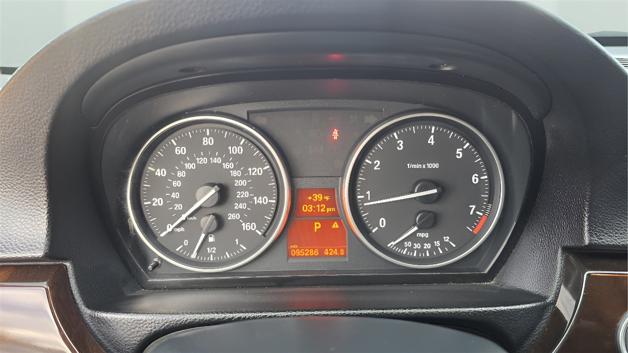 BMW 3-Series 328i xDrive SA 2011