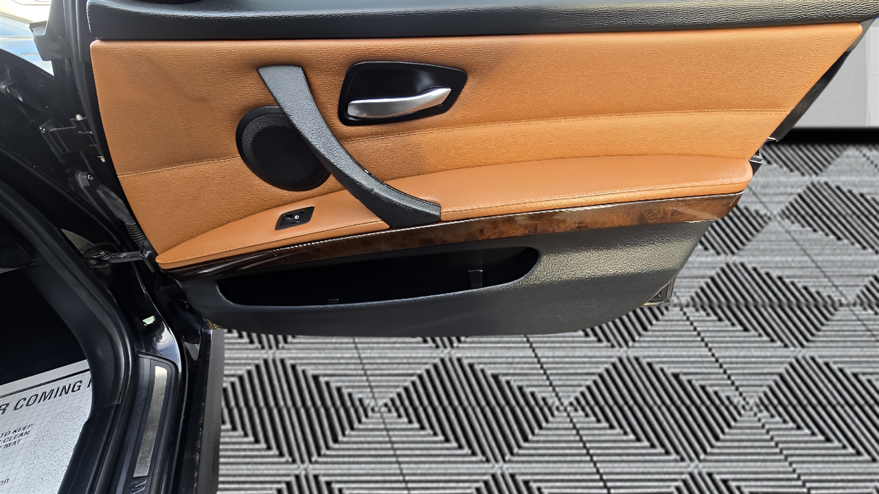 BMW 3-Series 328i xDrive SA 2011