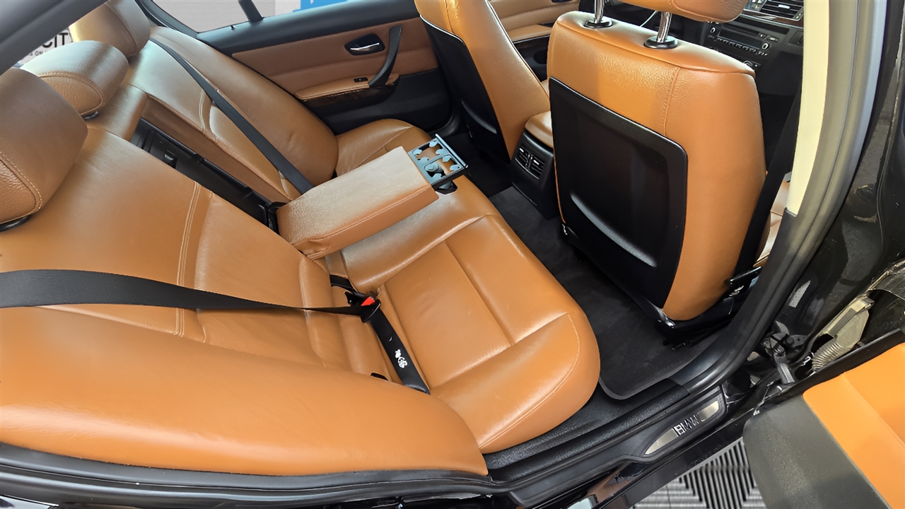 BMW 3-Series 328i xDrive SA 2011