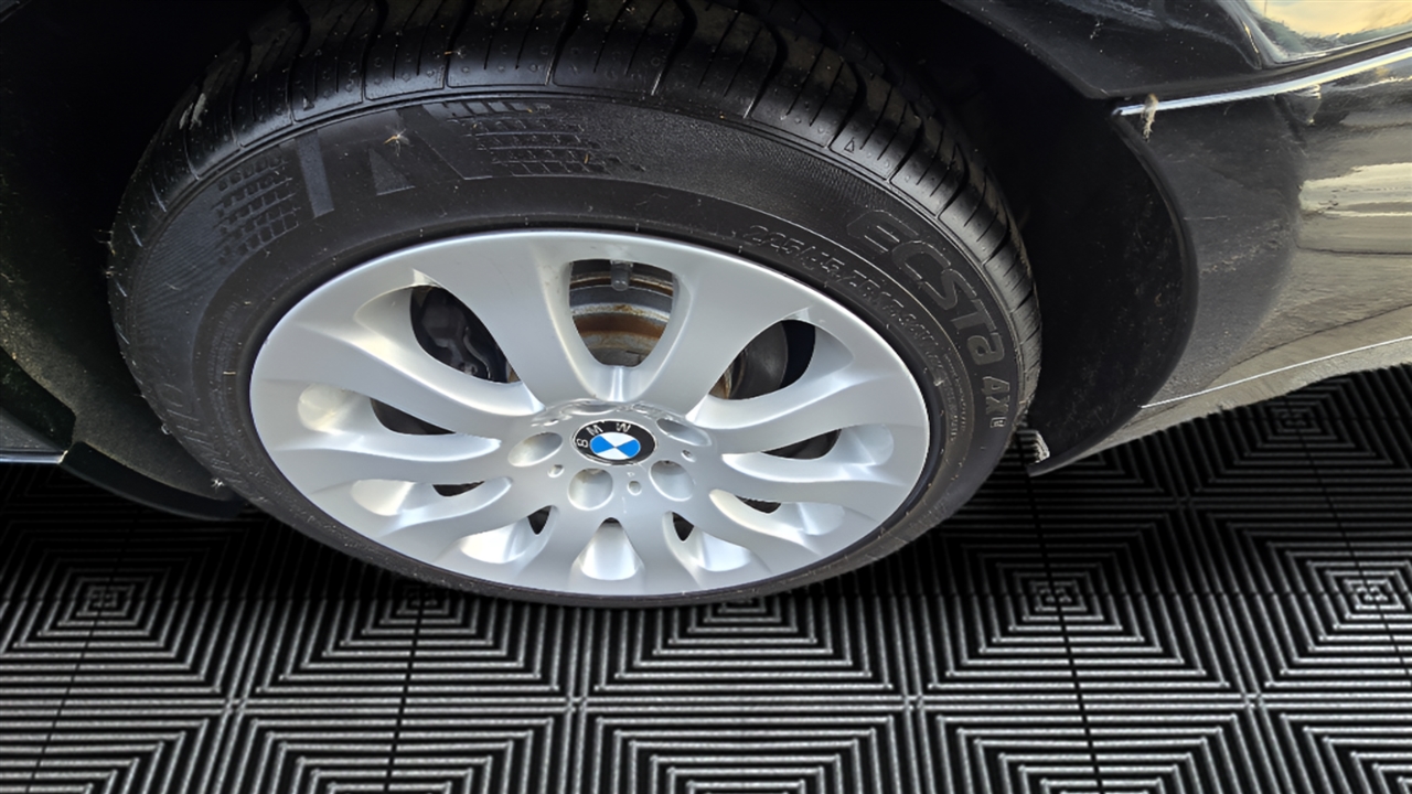 BMW 3-Series 328i xDrive SA 2011