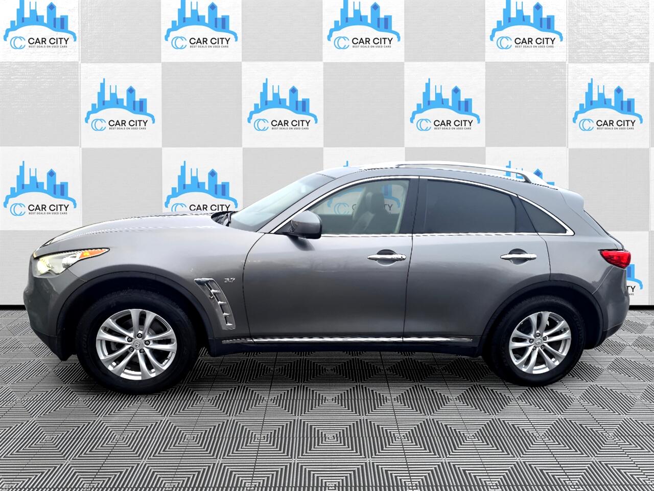Infiniti QX70 Base AWD 2014