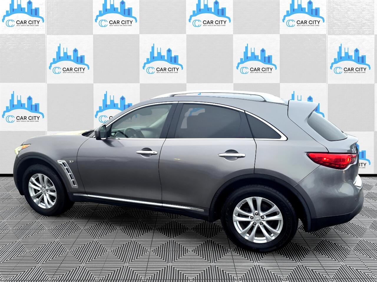 Infiniti QX70 Base AWD 2014