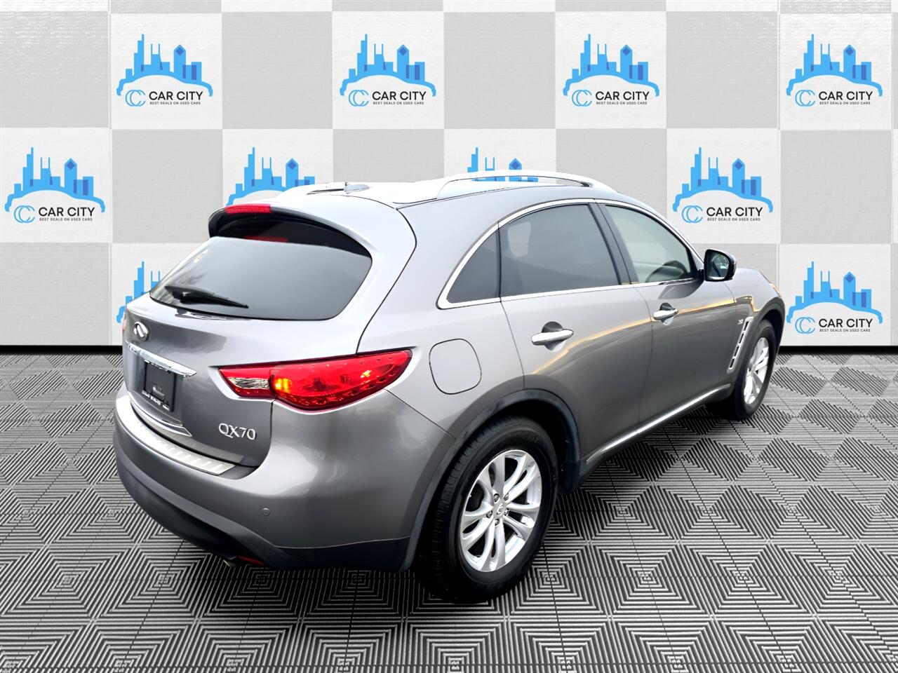 Infiniti QX70 Base AWD 2014