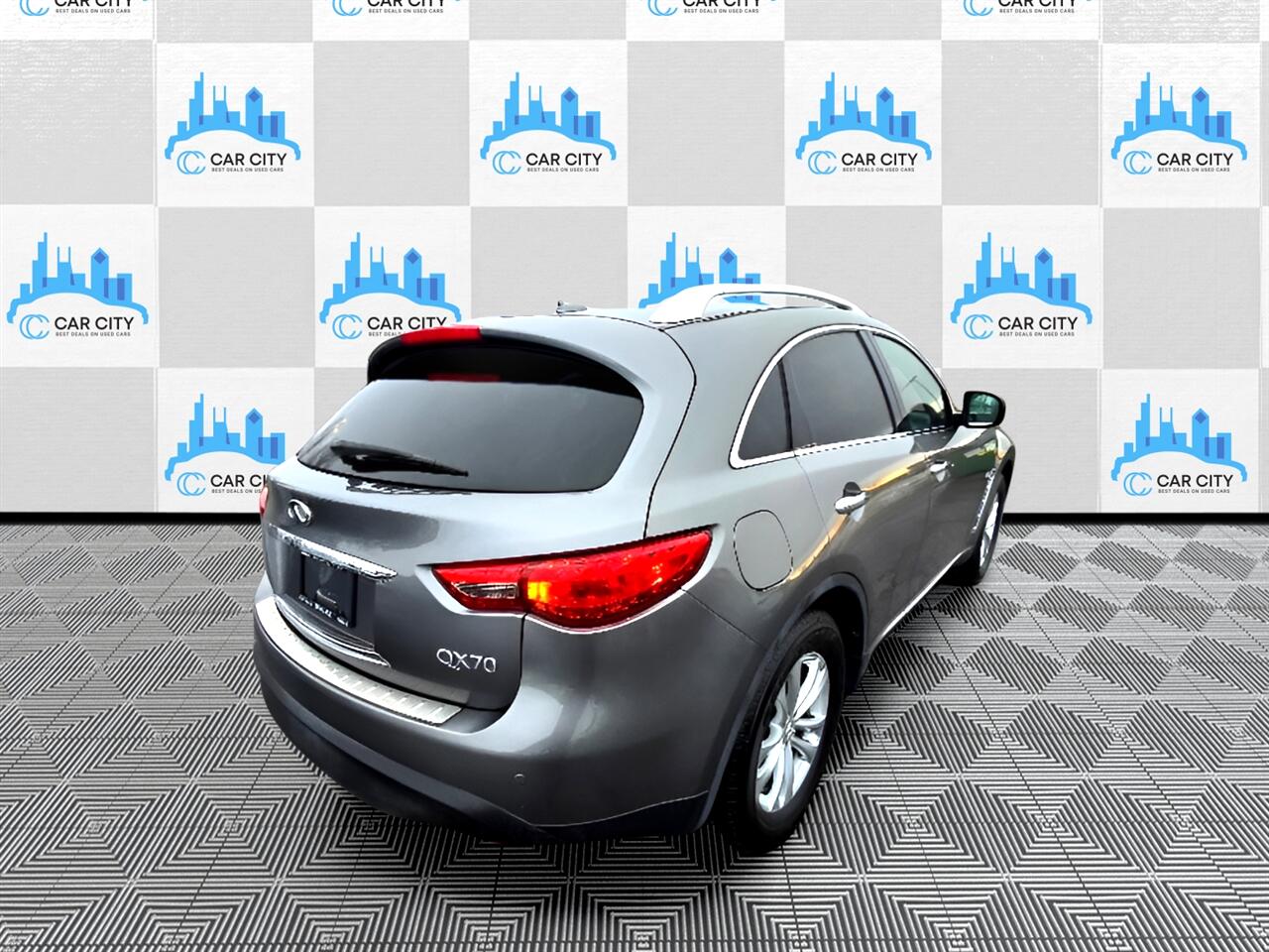 Infiniti QX70 Base AWD 2014