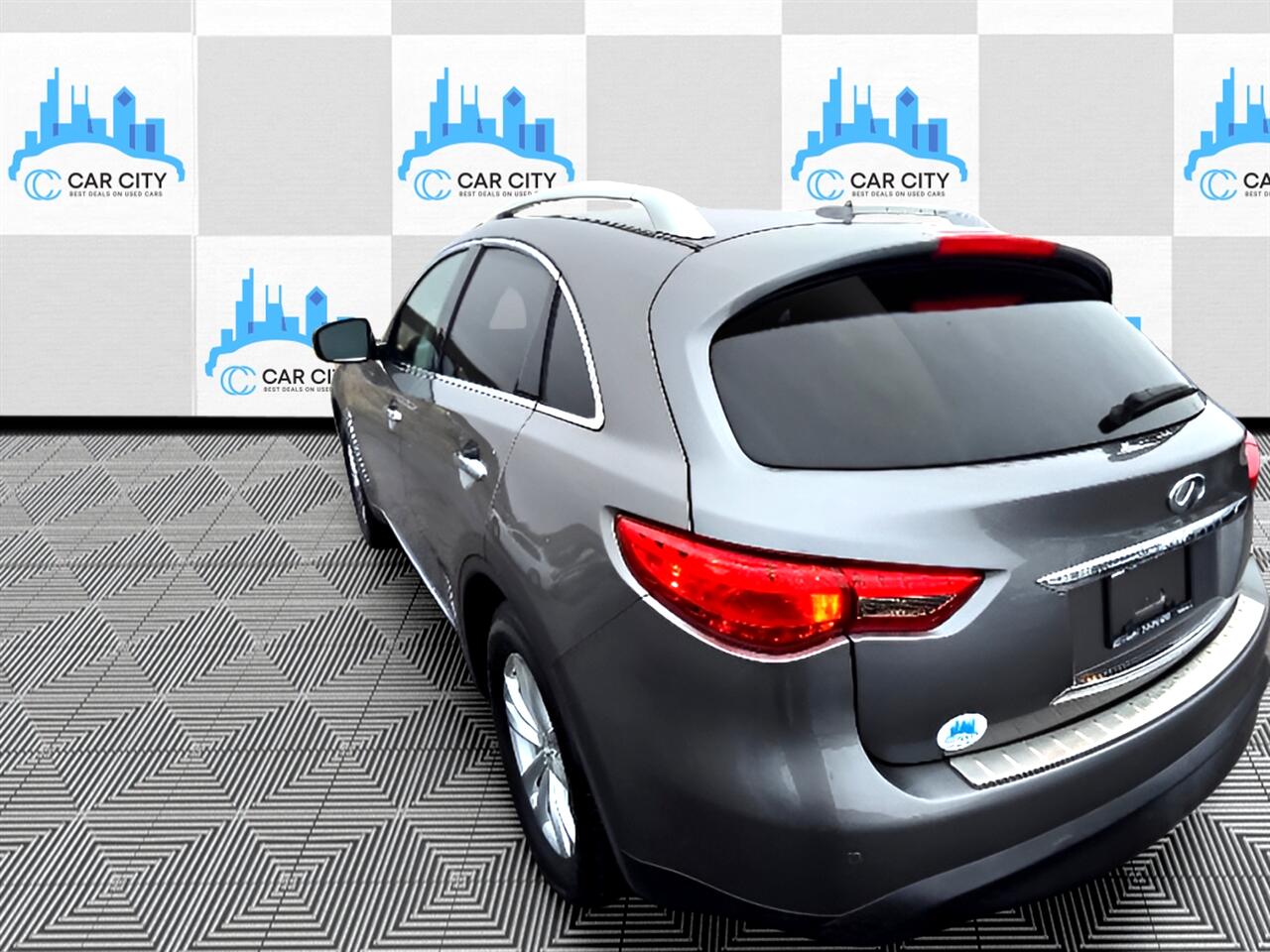 Infiniti QX70 Base AWD 2014