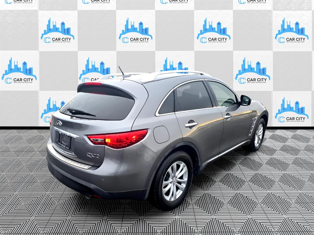 Infiniti QX70 Base AWD 2014